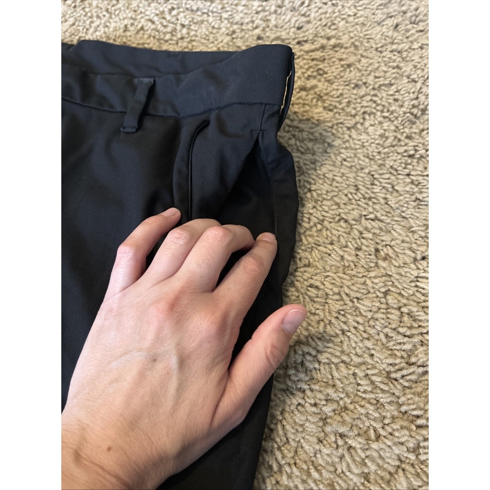 SWISSTECH Men's Black Bermuda Golf Shorts Size 40 Zip Solid - Picture 2 of 7